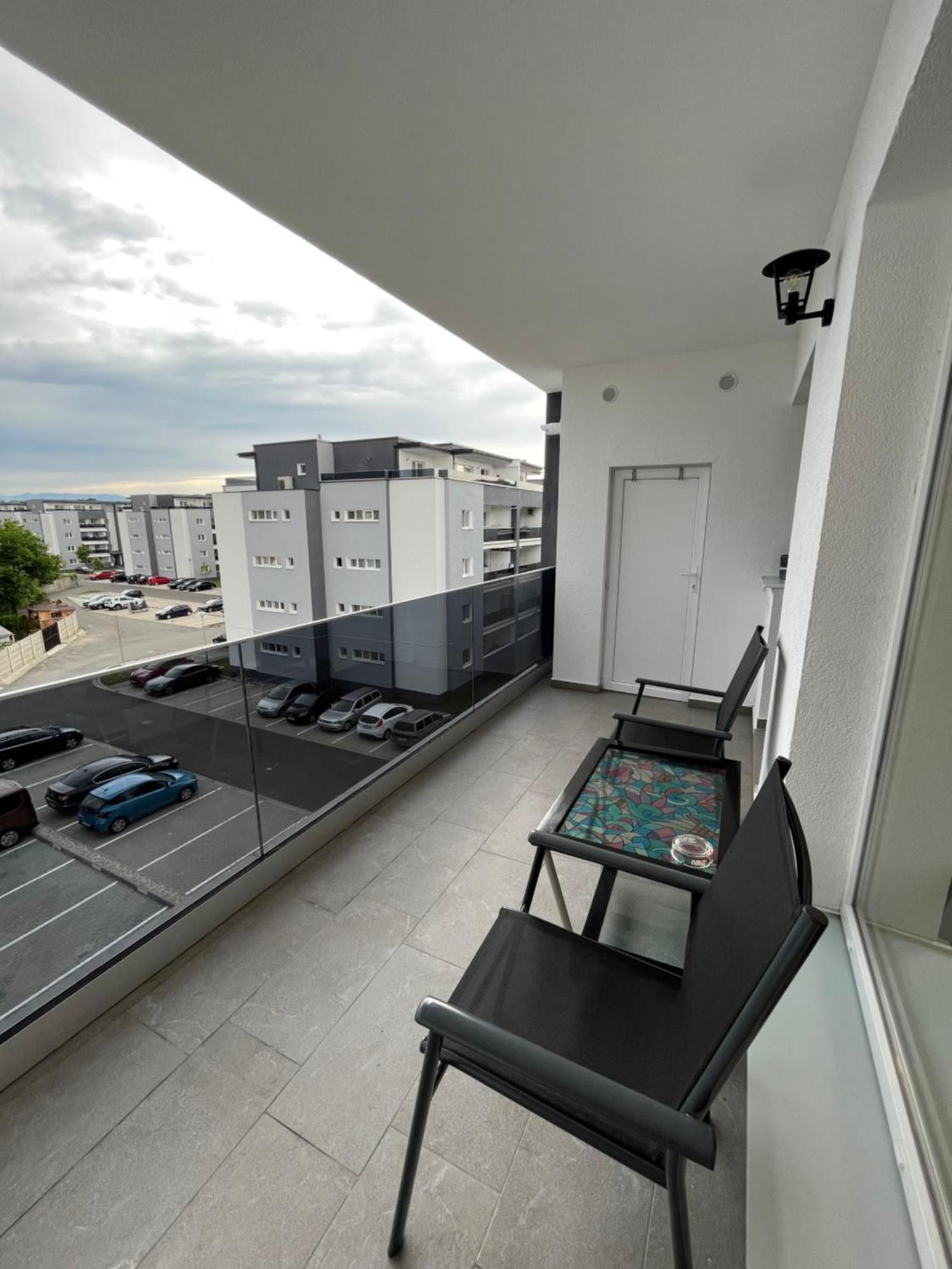 Azzurro Apartment Σίμπιου Εξωτερικό φωτογραφία